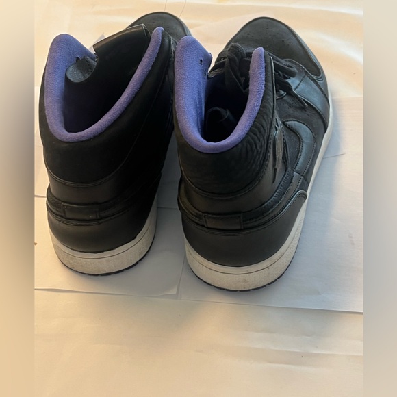 Nike Air Jordan Black and Purple Men's Shoes - Picture 2 of 4